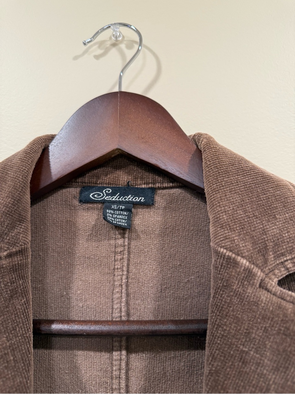 Blazer - Picture 4 of 4